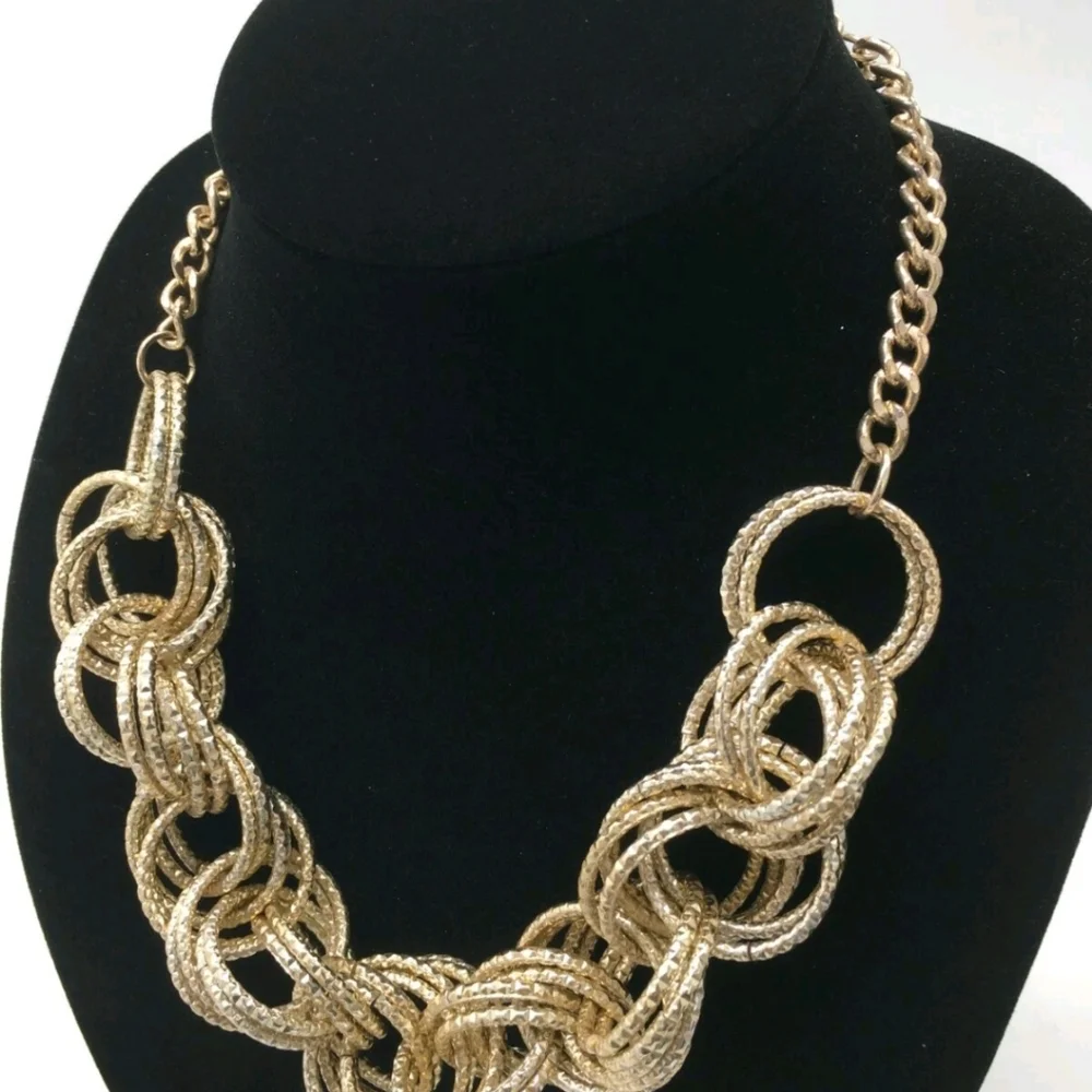 Vtg Signed New York & Company Textured Silver-Tone Multi-Hoop Statement Necklace - Picture 5 of 9